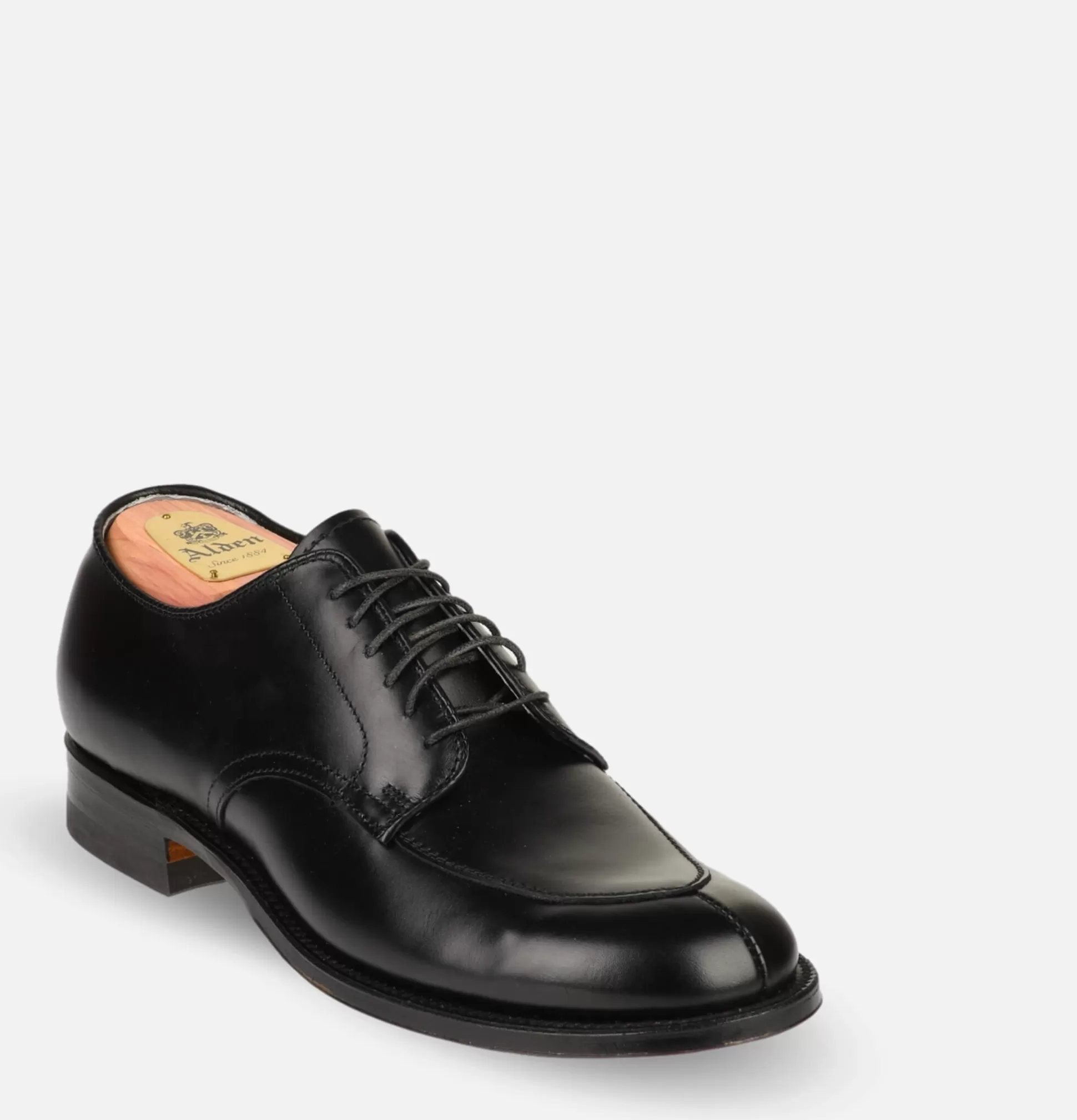 ALDEN SHOE CO Shoes<M1603 - V Tip Black